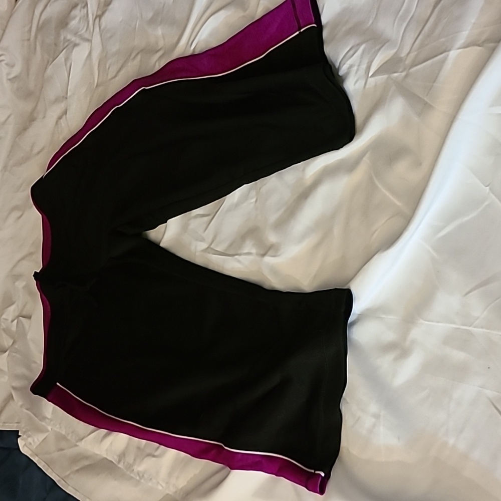 Women's, Capri work out pants, size medium.